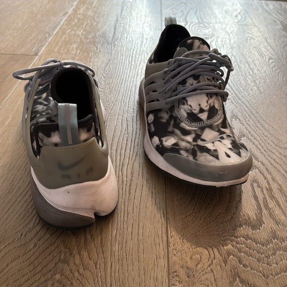 Nike Presto shoes, womens 9 - Picture 3 of 7